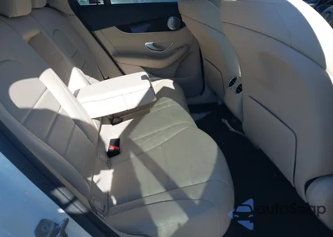 2019 Mercedes-Benz Glc 350E 4Matic z USA, uszkodzony, nr VIN WDC0G5EB0KF611580